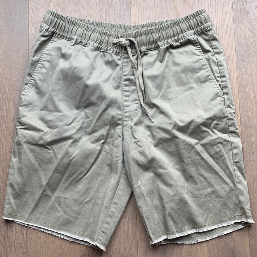 Rvca cut off shorts